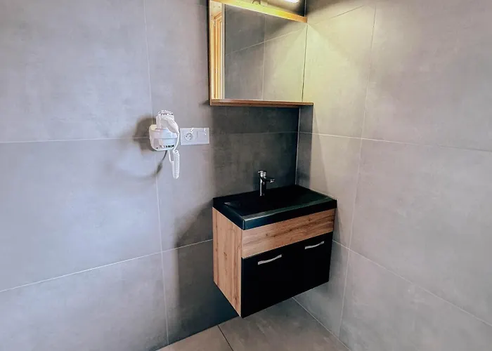 Osada Pod Modrzewiami * Kluszkowce