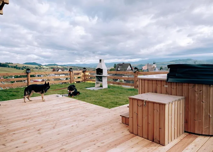 Osada Pod Modrzewiami Feriehus *